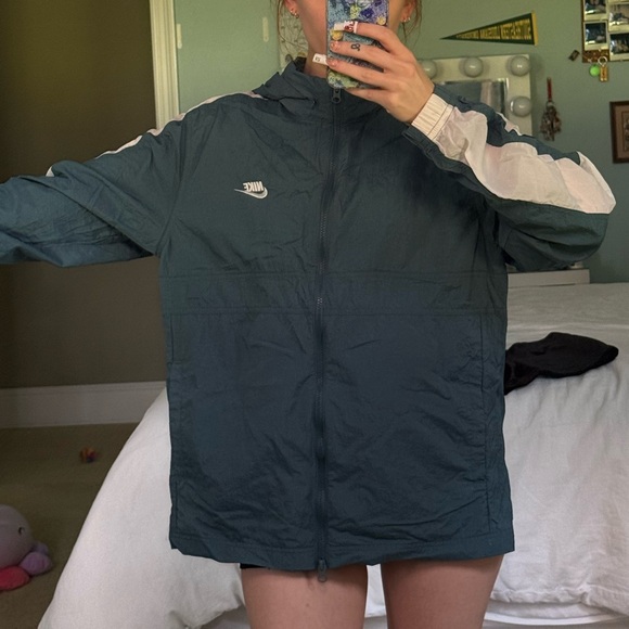 Nike Windbreaker - Picture 2 of 5